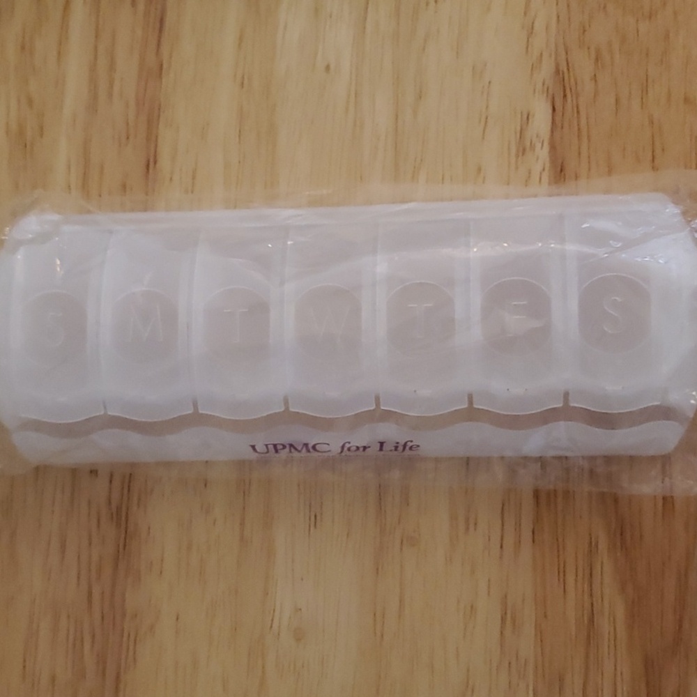 Travel First Aid/Sick Kit - Picture 4 of 10